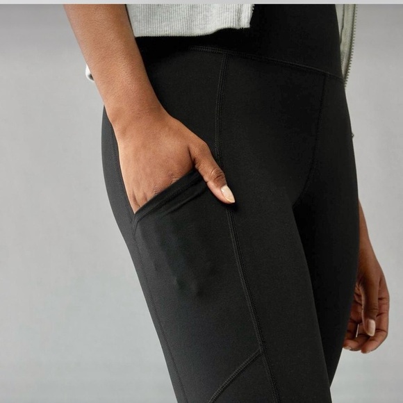 AE Black “The Everything Pocket Legging” size medium - Picture 2 of 11